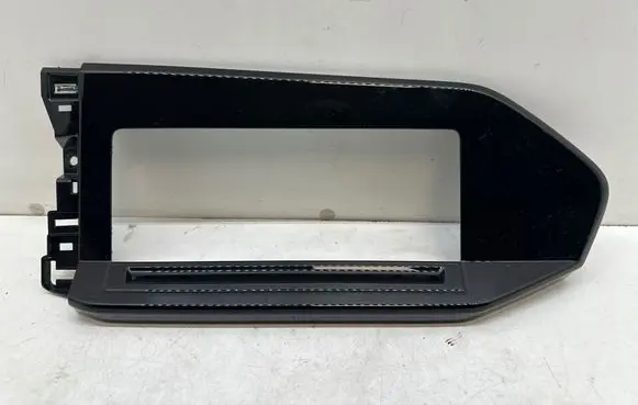 Volkswagen Caddy Radio/GPS head unit trim 2K8858069B