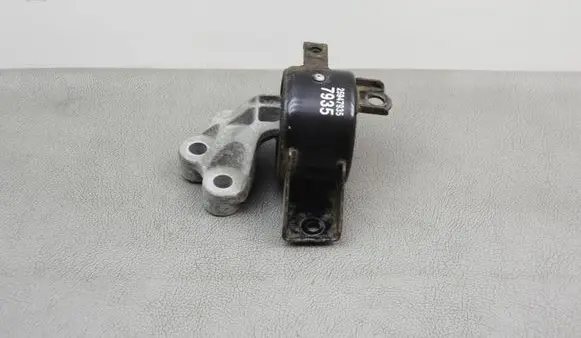 Opel Mokka Gearbox mount 687896290