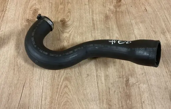 Intercooler hose/pipe