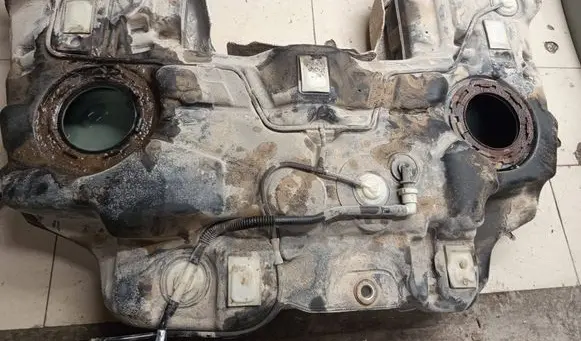Jeep Grand Cherokee Fuel tank 04578786