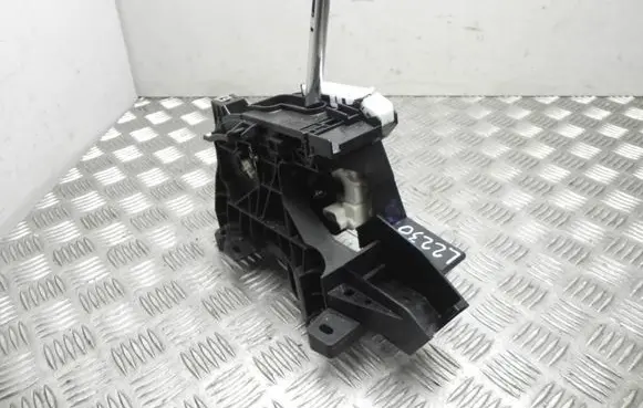 Toyota RAV 4 (XA50) Gear shifter/selector 75M018RHD