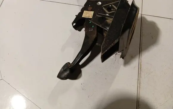 Skoda Octavia Mk1 (1U) Brake pedal 1J1721101D