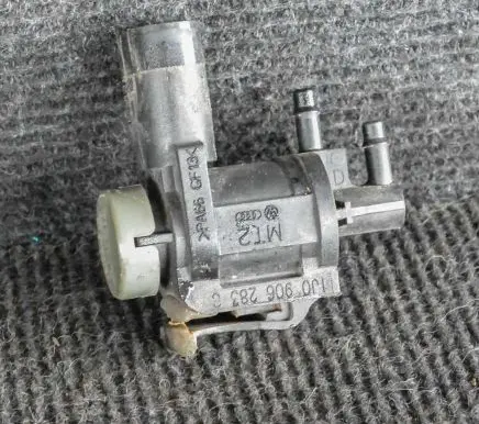 Audi A4 S4 B7 8E 8H Turbo solenoid valve 1J0906283C