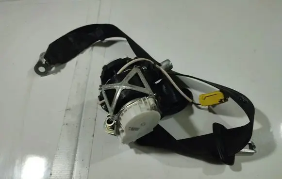 Volkswagen PASSAT B6 Front seatbelt YD41932105Z