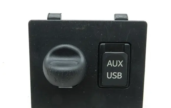 Toyota Avensis T270 USB socket connector 8619002070