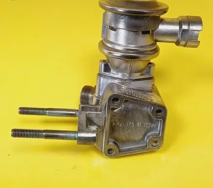 Volkswagen New Beetle EGR valve 06A131166B