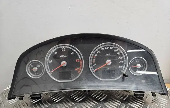Opel Vectra C Speedometer (instrument cluster) 13140913SK