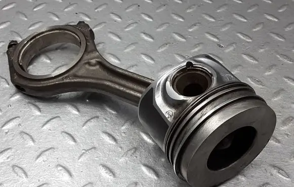 Audi A4 S4 B7 8E 8H Piston 059107065BJ 059AA BHS