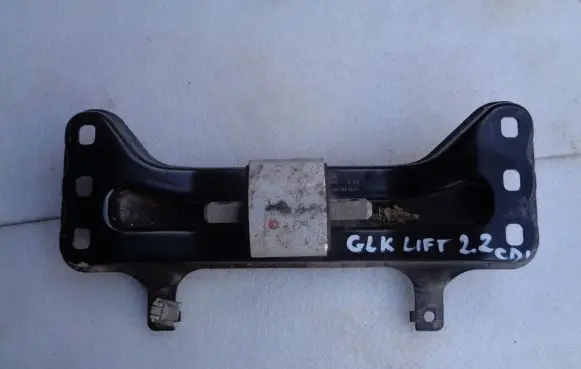 Mercedes-Benz GLK (X204) Gearbox mounting bracket A2042421801