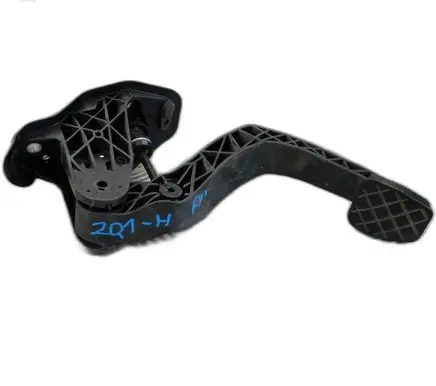 Volkswagen Polo VI Brake pedal