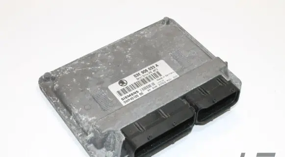 Skoda Fabia Mk1 (6Y) Engine control unit/module 03E906033A