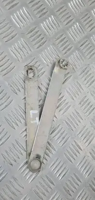 Isuzu D-Max Tailgate hinge 