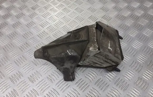 Chrysler 300M Engine mounting bracket 04593286