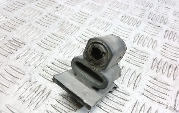 Peugeot 2008 I Muffler mount bracket/holder 6P229