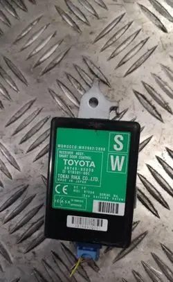 Toyota Avensis T270 Door control unit/module 8974005030