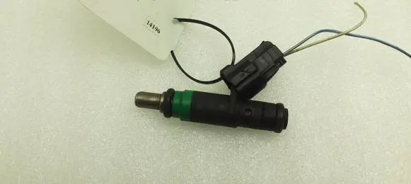 Audi A8 S8 D3 4E Fuel injector 06C133551