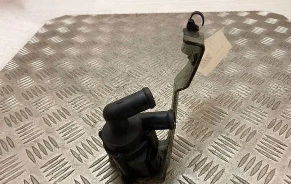 Volvo XC90 Electric auxiliary coolant/water pump 31686005