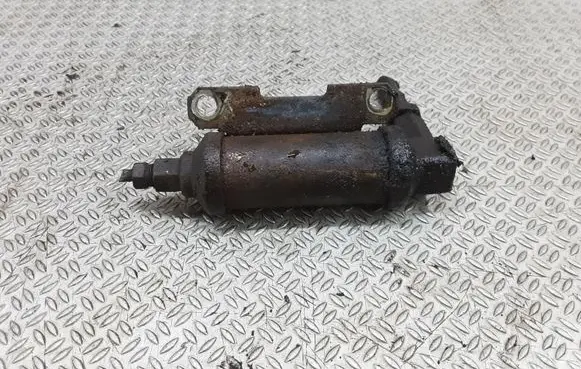 Clutch slave cylinder