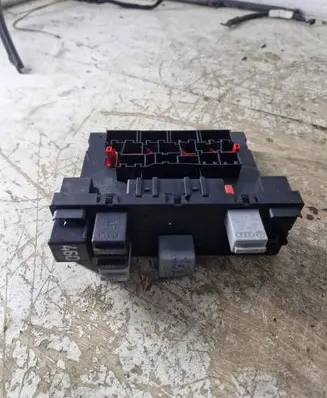 Volkswagen Golf V Comfort/convenience module 1K0937049M 21002971 H34S0803