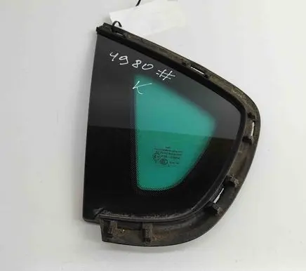 Maserati Quattroporte Rear side window 673003586