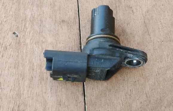 Infiniti EX Camshaft position sensor 8200567414