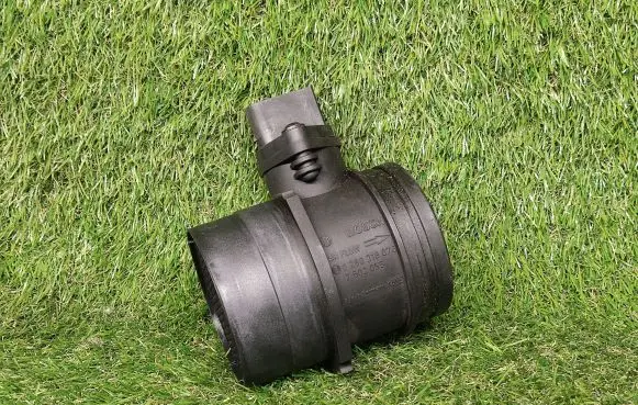 BMW 7 E65 E66 Mass air flow meter 7502055 0280218076