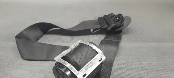 Mini Cooper Countryman R60 Front seatbelt 617059700B