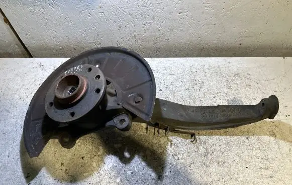 Volkswagen Touareg I Front wheel hub 892407912