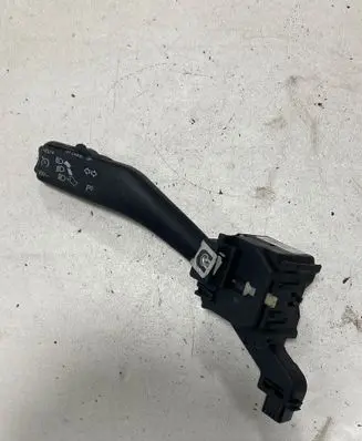 Volkswagen Golf VI Indicator stalk 1K0953513G