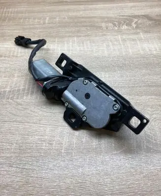 BMW 5 E60 E61 Tailgate boot lock/latch motor 7129931 489051060