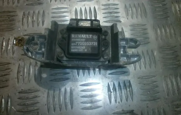 Renault Laguna I Ignition amplifier control unit 7700853731 7700857407