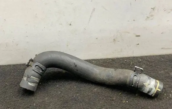 Audi Q7 4L Engine coolant pipe/hose 059121073B
