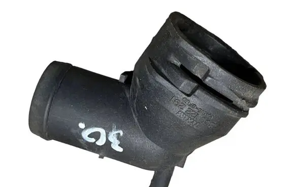 Volkswagen PASSAT B6 Engine coolant pipe/hose 3C0122191