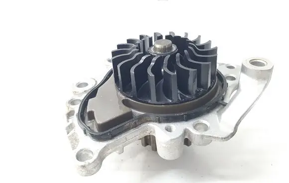 Peugeot 5008 II Water pump Z16001023