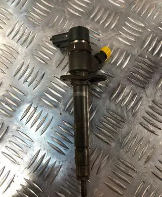 Volvo S60 Fuel injector 0445110078