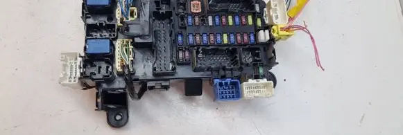 Suzuki Grand Vitara II Fuse module 06746G12