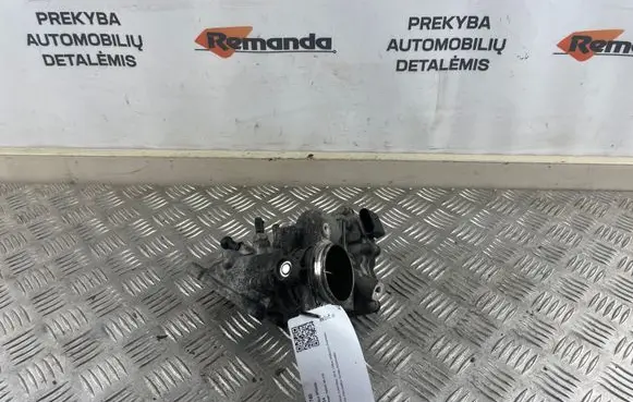 Volkswagen PASSAT B8 Throttle valve 04L128637A