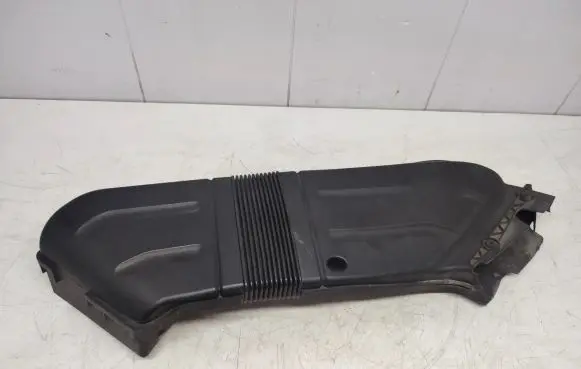 Audi A4 S4 B6 8E 8H Air intake duct part 8E0129617 8E0129618