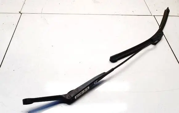 Opel Vectra B Front wiper blade arm 90504175