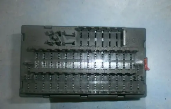 Peugeot 405 Fuse box set 9450537080 11m2