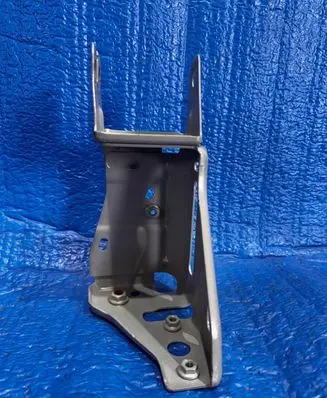 Volvo EX30 Radiator mount bracket 8891173093