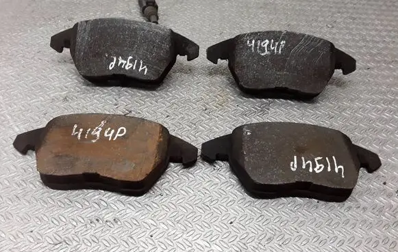 Volkswagen PASSAT B6 Brake pads (front) 