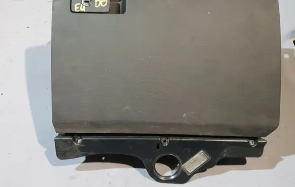Volkswagen PASSAT B6 Glove box 3C1857114