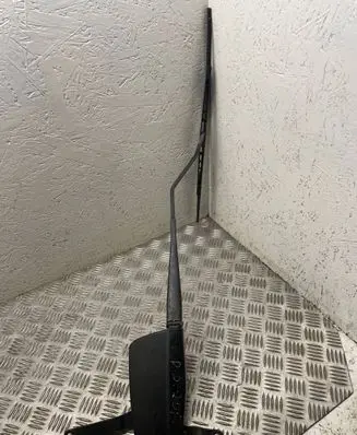 Dodge Durango Front wiper blade arm 24025609 24025610