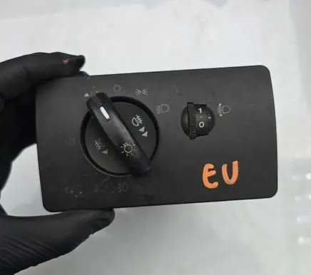 Ford Mondeo Mk III Light switch 1S7T13A024BB 04052711 011023A