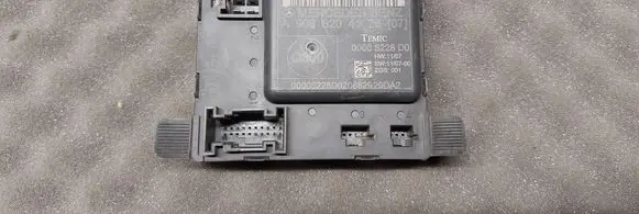 Mercedes-Benz Sprinter W906 Door control unit/module A9068204126