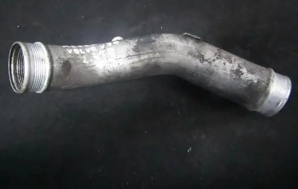 Volvo V70 Air intake hose/pipe