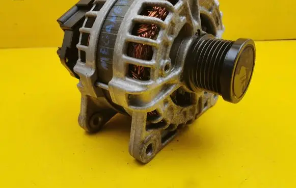Renault Megane IV Generator/alternator 231001993R