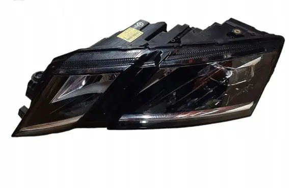 Skoda Octavia Mk4 Headlight/headlamp 5E1941015D
