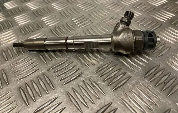 Skoda Octavia Mk3 (5E) Fuel injector 0445110469